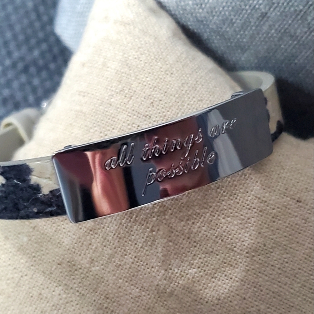 J007 - Reversible Bracelet with inspirational charm in Silver